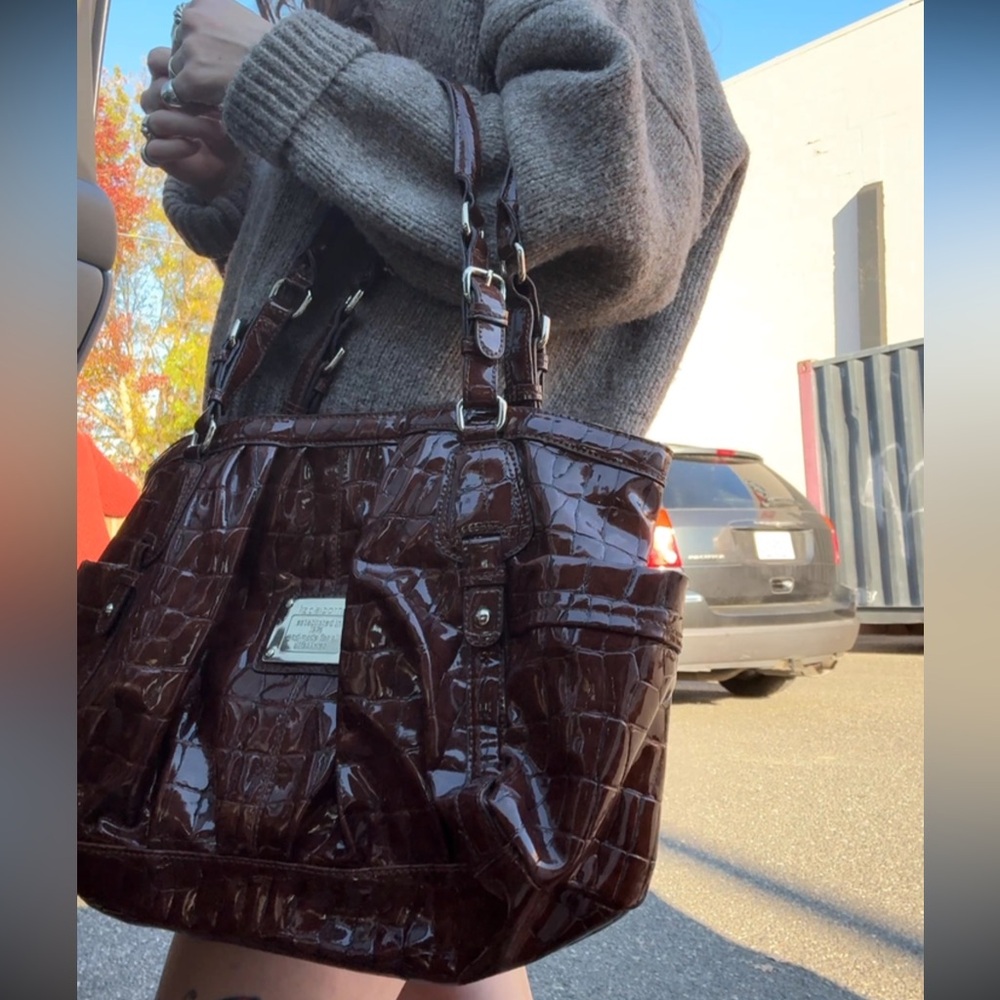 LIZ CLAIBORNE Croc Patent Leather Purse